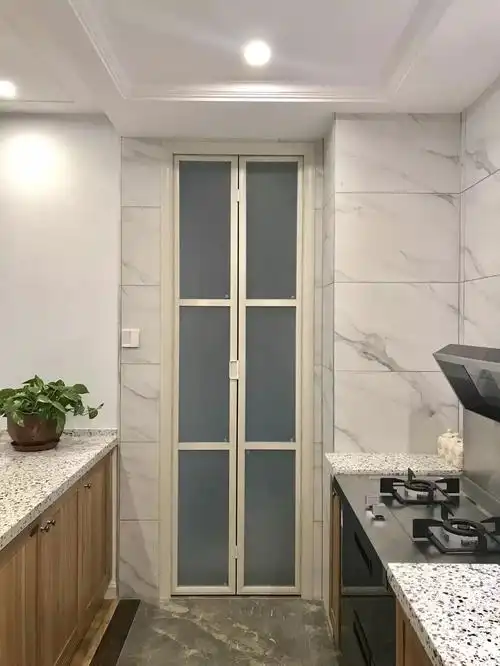 厨房门用什么颜色好看,你真的懂得选吗?