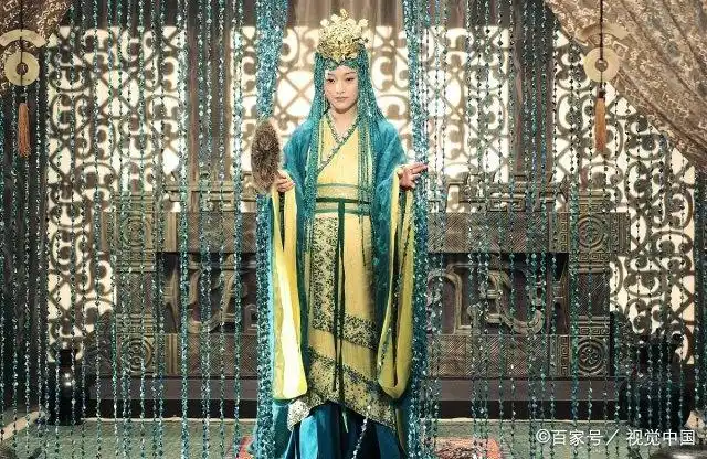 周迅在《孔子》中饰演南子