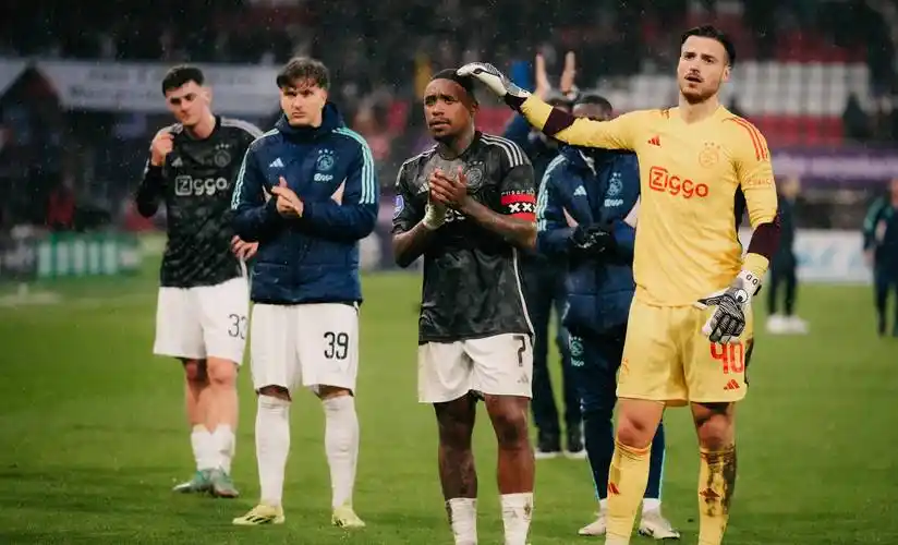 阿贾克斯如何从天堂跌落谷底