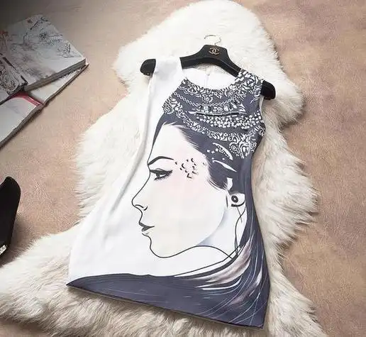 唯依媚2021初秋新款欧美女装头像印花钉珠宽松款连衣裙