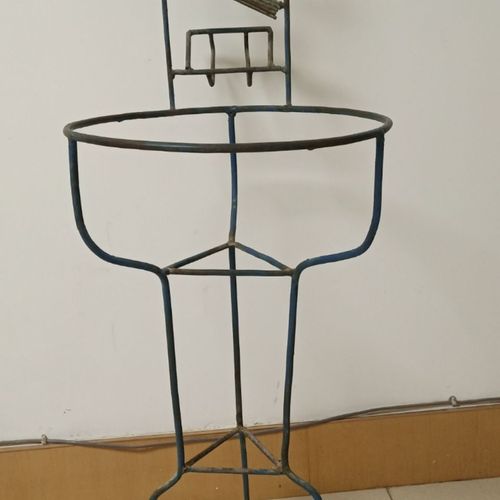 七十年代铁艺洗脸盆架子老物件很有年代感脸盆架