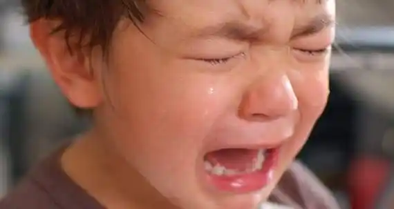 孩子爱哭玻璃心,该怎麼教?