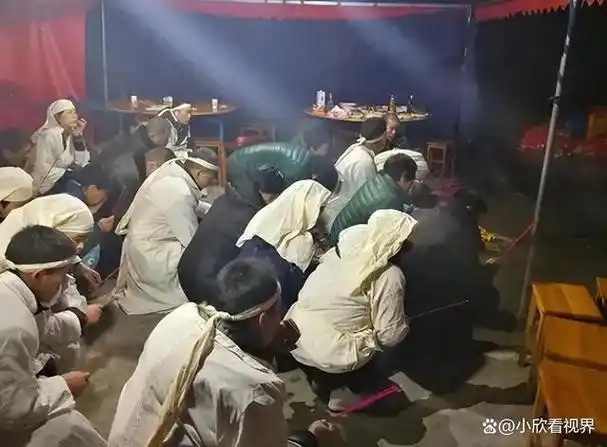 近期,"农村丧事不再是丧事,而是一场热闹非凡的集会"的说法在网络上