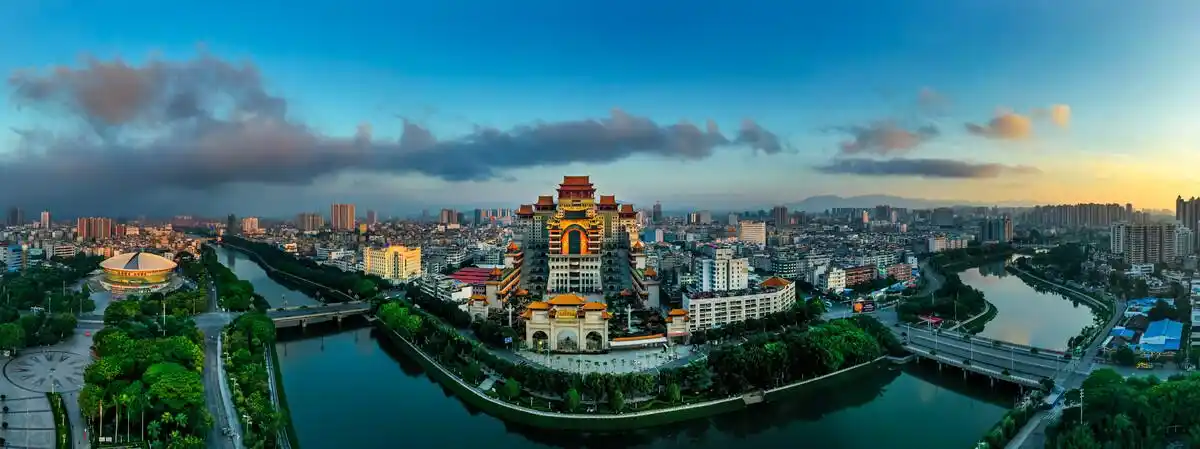 航拍广西玉林云天宫