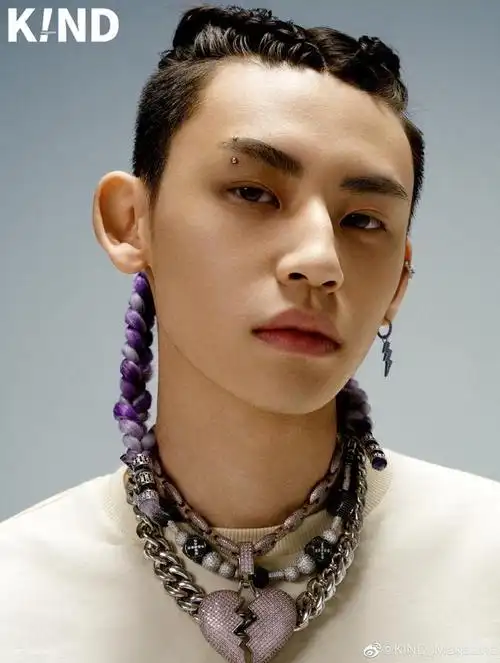 小鬼王琳凯 x k!nd magazine封面,羊角脏辫发型潮酷