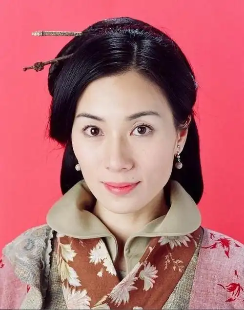 p>张可颐 ,1970年3月20日出生于中国香港,中国香港影视女演员.