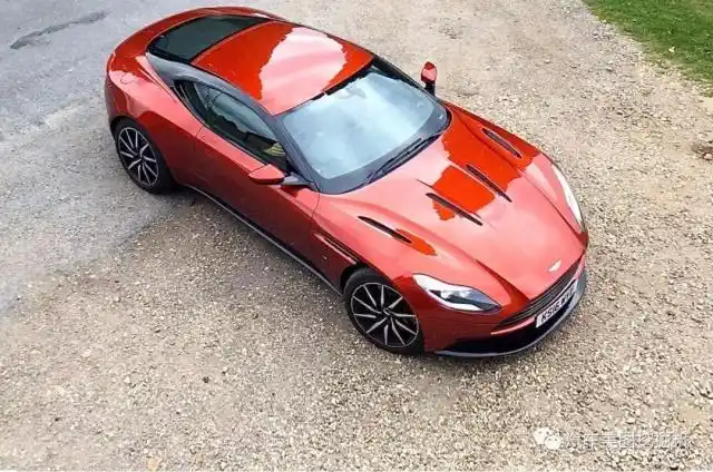 感受不一样的英式豪华品牌魅力——"西装暴徒"阿斯顿·马丁db11