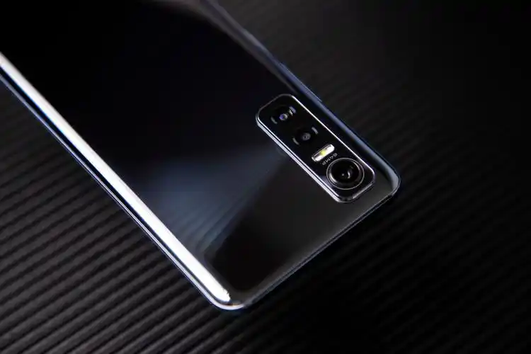 vivo s7e图赏:深邃黑镜 高级满满