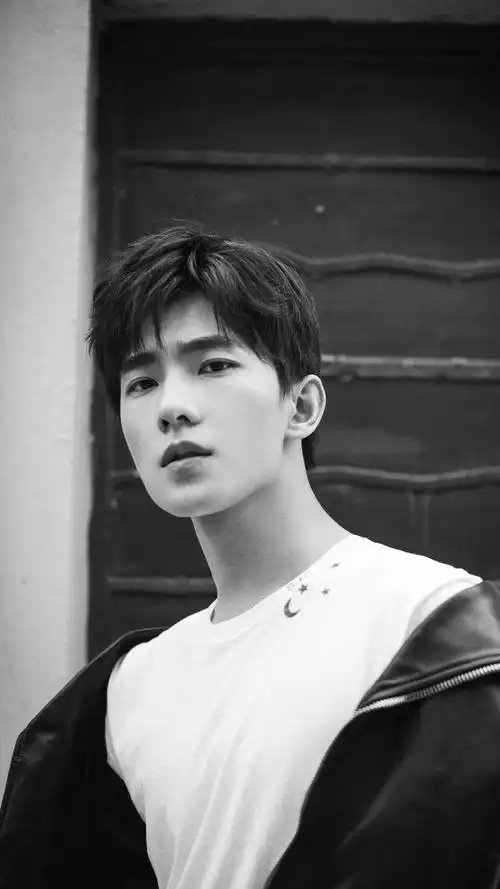 杨洋休闲帅气写真