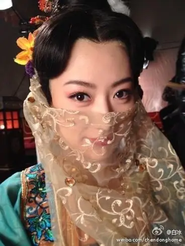 求几张《隋唐演义》里白冰版萧美娘的剧照,要完全是古装的单人照,照片