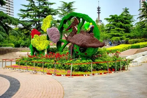 发现郑州美景丨紫荆山公园并不是山,以前没有山,建造初叫东方红_地方