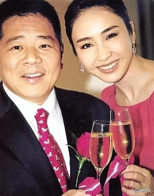 女演员黎姿:嫁给大15岁富豪马廷强,风光背后到底有多少心酸
