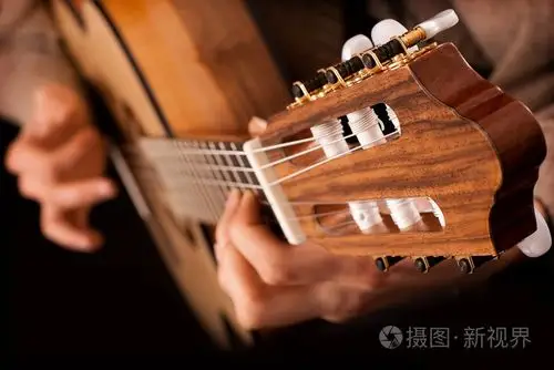 音乐家演奏吉他照片-正版商用图片007m22-摄图新视界