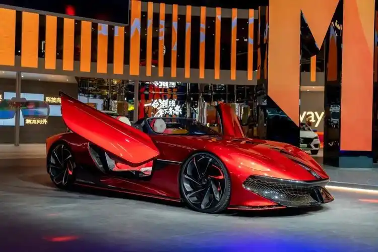 名爵纯电动跑车cyberster亮相,将为量产而进行众筹