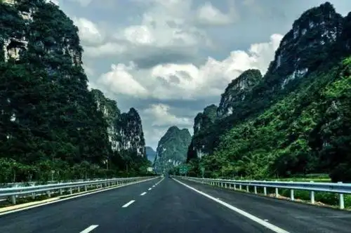 广西最美的高速公路,沿途风景美到爆,这样的风光一定能迷醉你