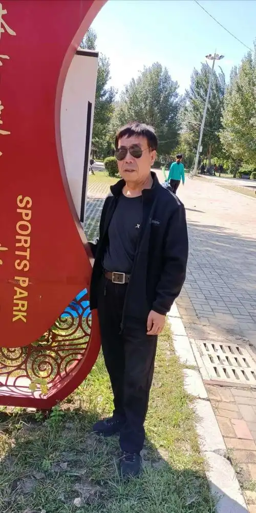 为董大哥践行回归北京暨回报沈阳同学们的厚爱之情.