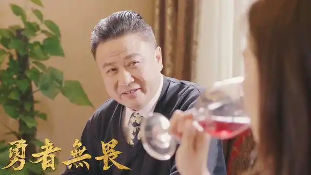 导演杨雨辰试图在他的电影中说尽人和世界的微妙关系.