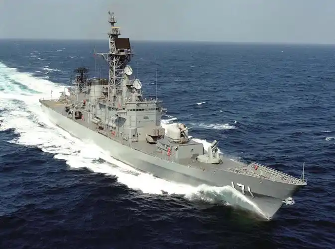 水村山郭酒旗村旗风号防空导弹驱逐舰