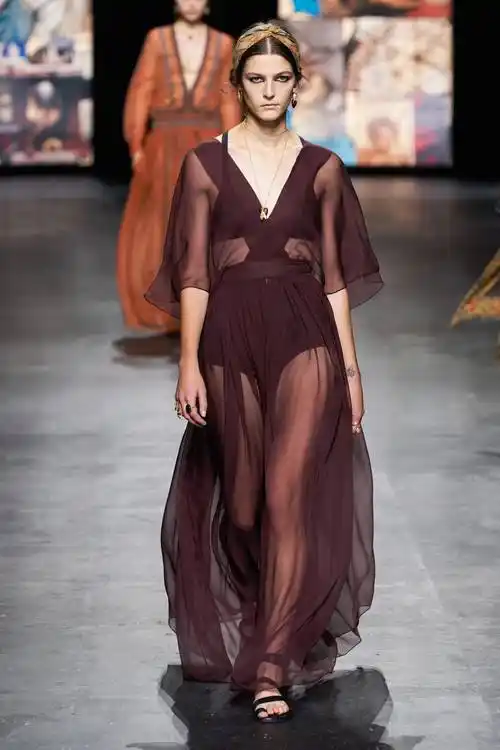 christian dior2021春夏高级成衣发布秀_2021paris,巴黎时装周图片