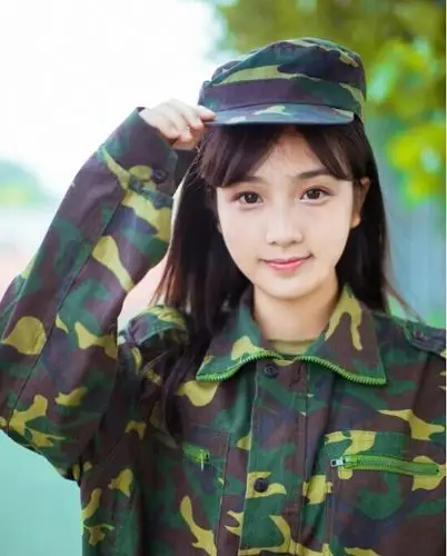 浙大军训女神蔡卓音爆红网络 看完才知神马叫军训女神