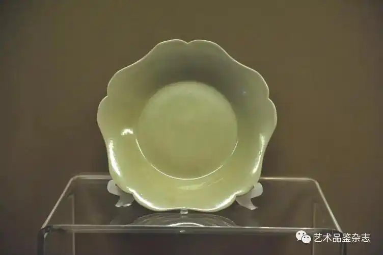 "揭秘"秘色瓷从法门寺唐塔地宫出土秘色瓷说起