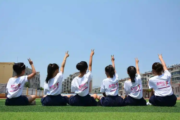 同窗五载少年情长,青春作伴逐梦远航