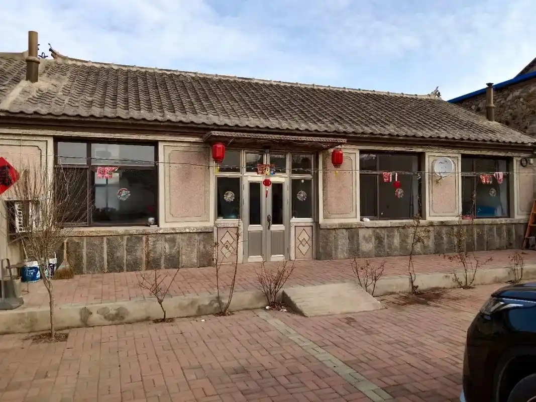 炮台镇四间大瓦房,前后大院,后院自家地扣的樱桃大棚(冷棚)面 - 抖音