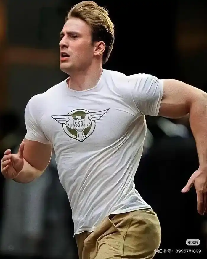 克里斯埃文斯的肌肉.这一身的腱子肉谁看了不喜欢呢?