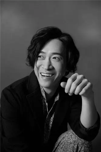 演员王宁发布黑白写真逍遥笑侠全新上线