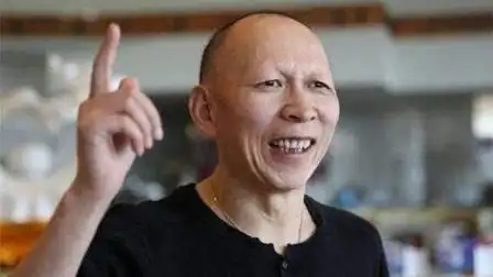 著名反派演员李明:和娇妻闪婚,娇妻不介意他没有眉毛