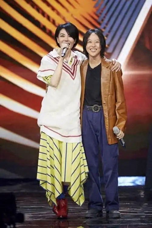 窦靖童我妈是王菲我爸是窦唯我不敢恋爱结婚