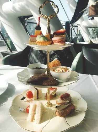 约上三五好友,来这里享受悠闲的下午茶时光吧