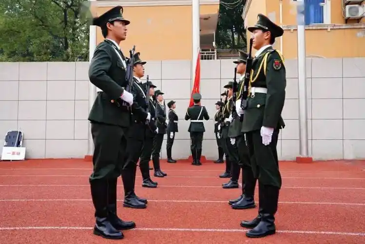 青春立正看谁是2020年师大最飒连队快来pick吧