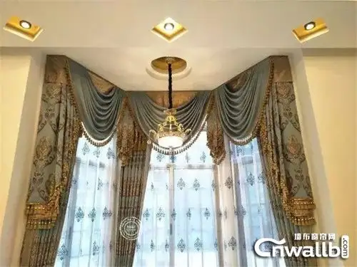 异形窗的窗帘这样装简直美呆了