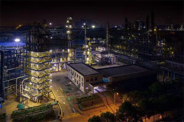 厂区灯光亮化点亮城市最朴善的建筑地