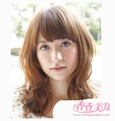 胖圆脸最显年轻的发型 胖圆脸的应该留什么发型真人图片(4)
