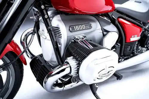 宝马摩托发布 2022 款 r18 系列