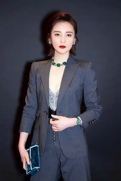 蒋勤勤女西装,高清图片,手机壁纸