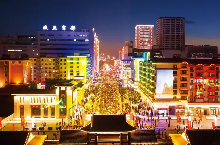 长春红旗街商业精品街百年商街活力四射