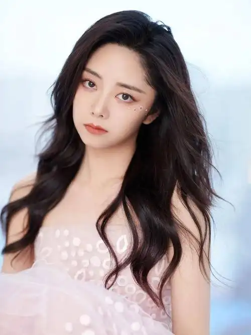 2021流行的"人鱼卷",洋气又减龄!_发型