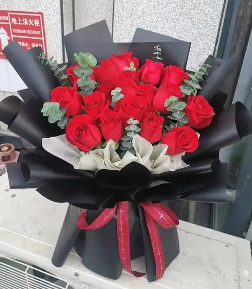 19朵红玫瑰花束