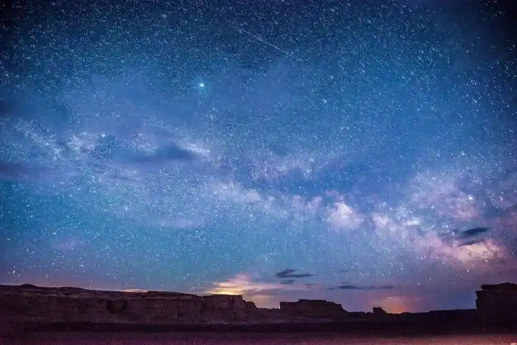最美的星空在新疆最神秘的星空在哈密不信进来看