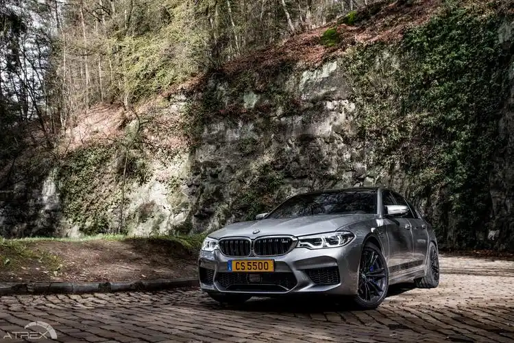 宝马m5科技感运动感爆棚