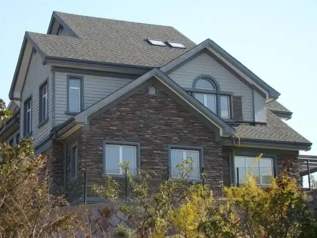 斜坡屋顶外观图片_别墅屋顶斜坡施工步骤_斜坡屋顶琉璃瓦装修效果图