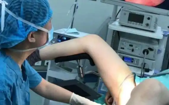 因为宫腔镜检查是一个微创手术,检查完之后,可能会女性的身体造成一定