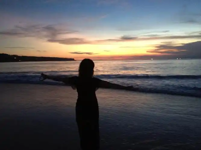 拥抱大海  爱咏河