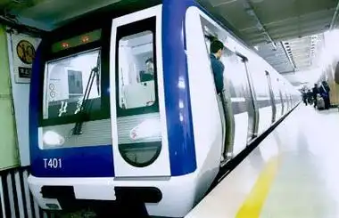 p>北京地铁2号线(beijing subway line 2),是中国第一条环形地铁线路