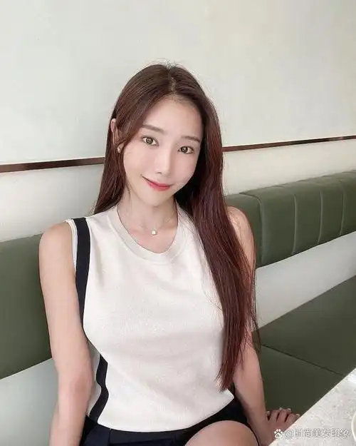 韩国超美健身人气美女,紧实线条大秀极品身材!