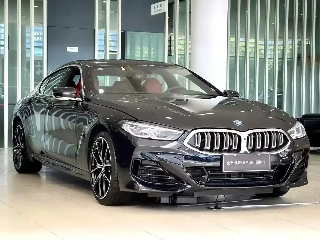 最炫酷的轿跑来了.#bmw 全新bmw 8系四门轿跑车车身尺 - 抖音