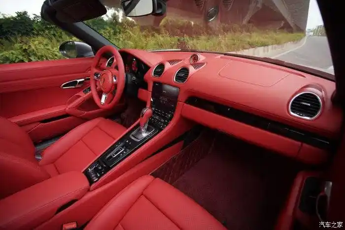 保时捷718boxster折腾内饰全车真皮改成中国红色调